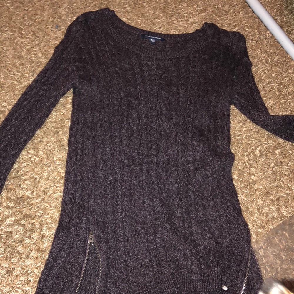 AMERICAN EAGLE SWEATER